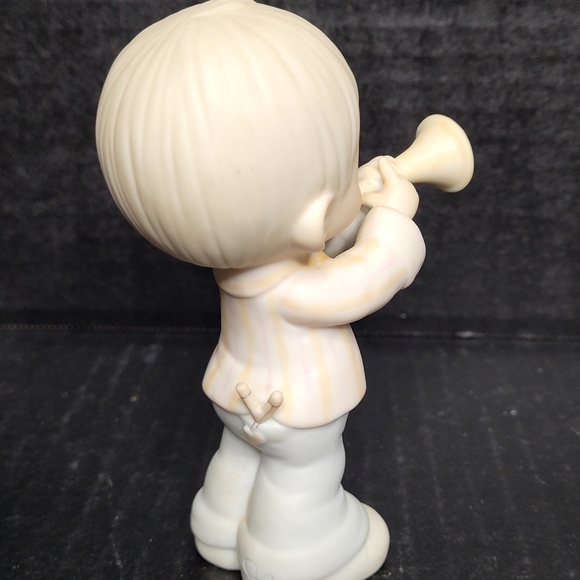 1984 Precious Moments 'He Is My Song' #12394 - Picture 8 of 15